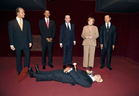 "Poutine dictator" virtually killed in Paris (action 2014)