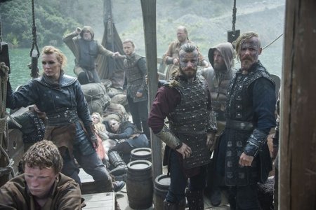 Ship and crew (Vikings)